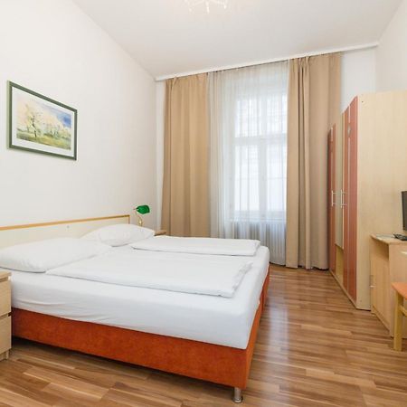 Pension Votiv Wien Exteriör bild