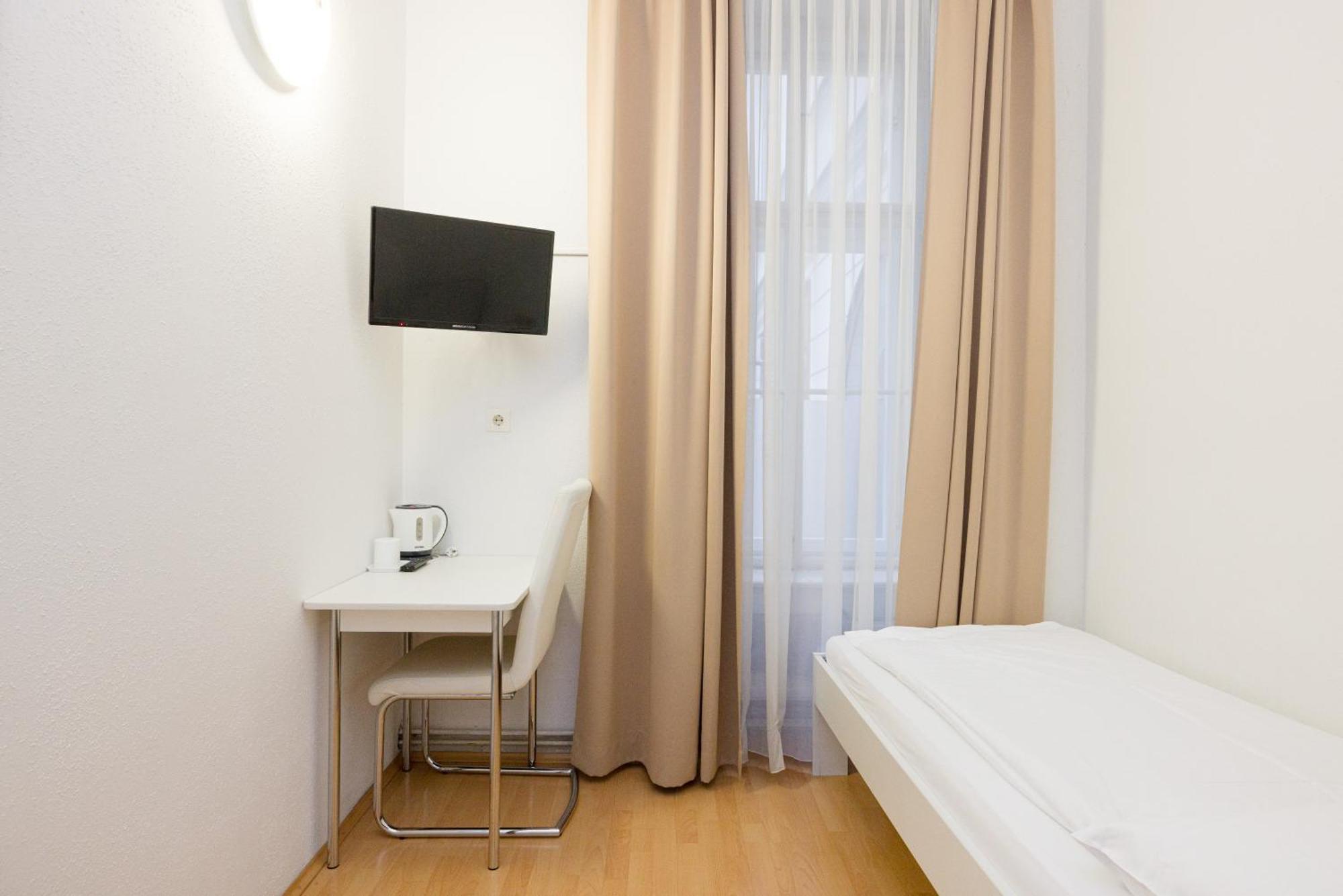 Pension Votiv Wien Rum bild