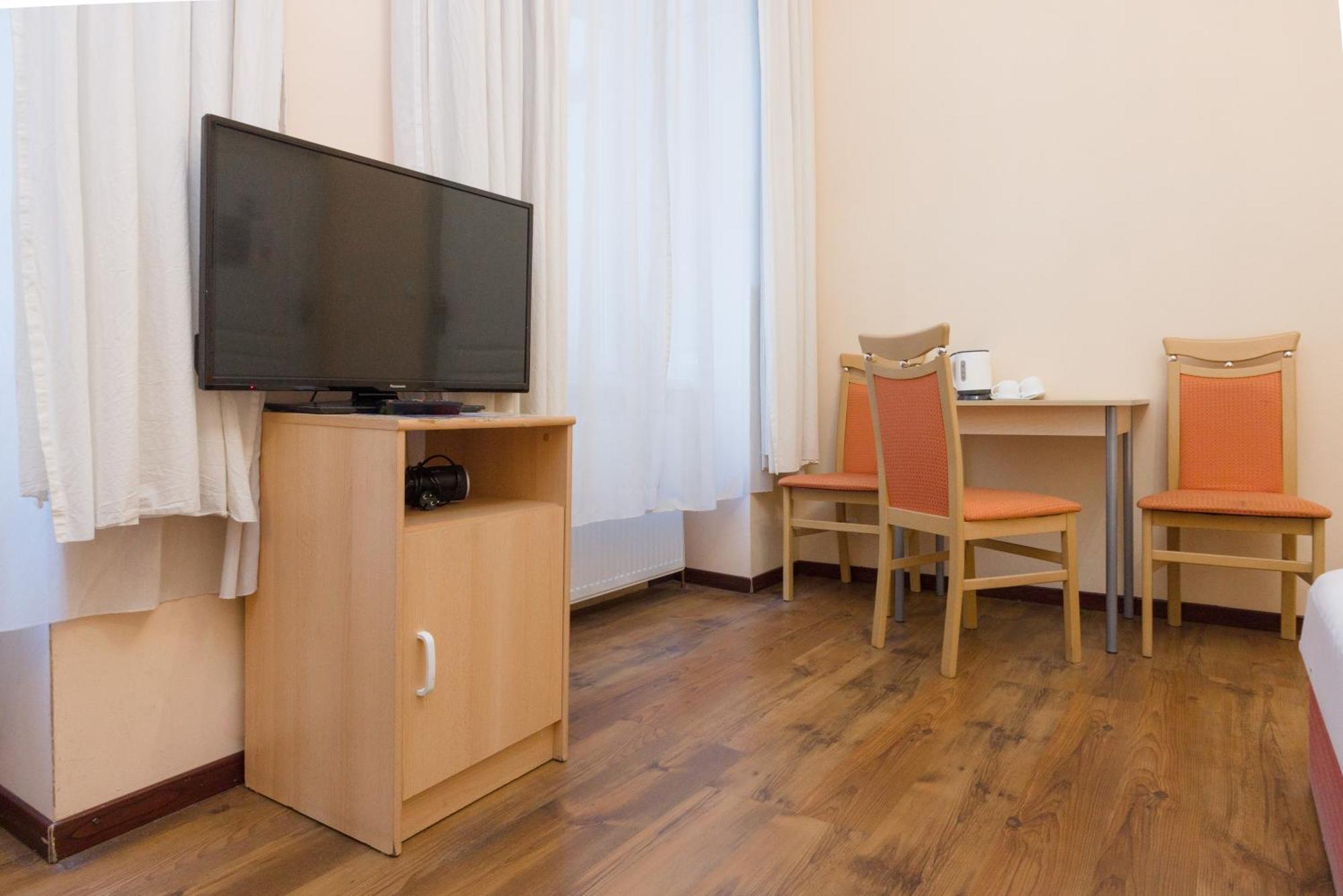 Pension Votiv Wien Exteriör bild