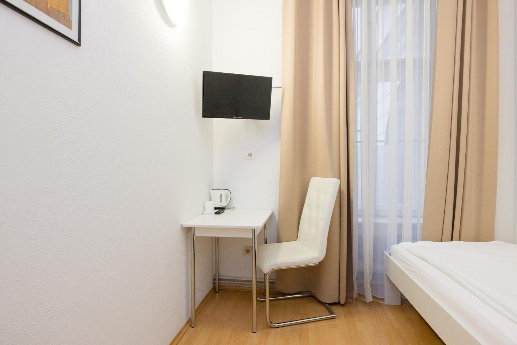 Pension Votiv Wien Rum bild